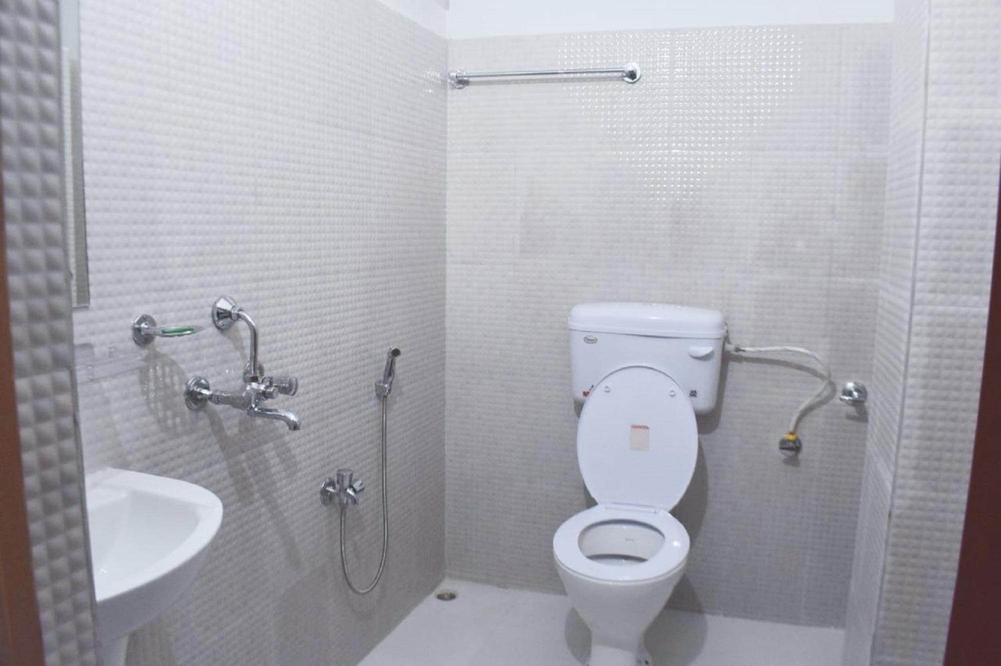 The Executive Inn Guwahati Zewnętrze zdjęcie